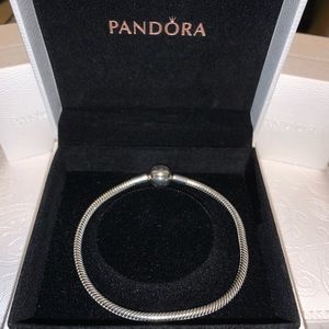 Pandora smooth bracelet size 7.5 ( 19cm)